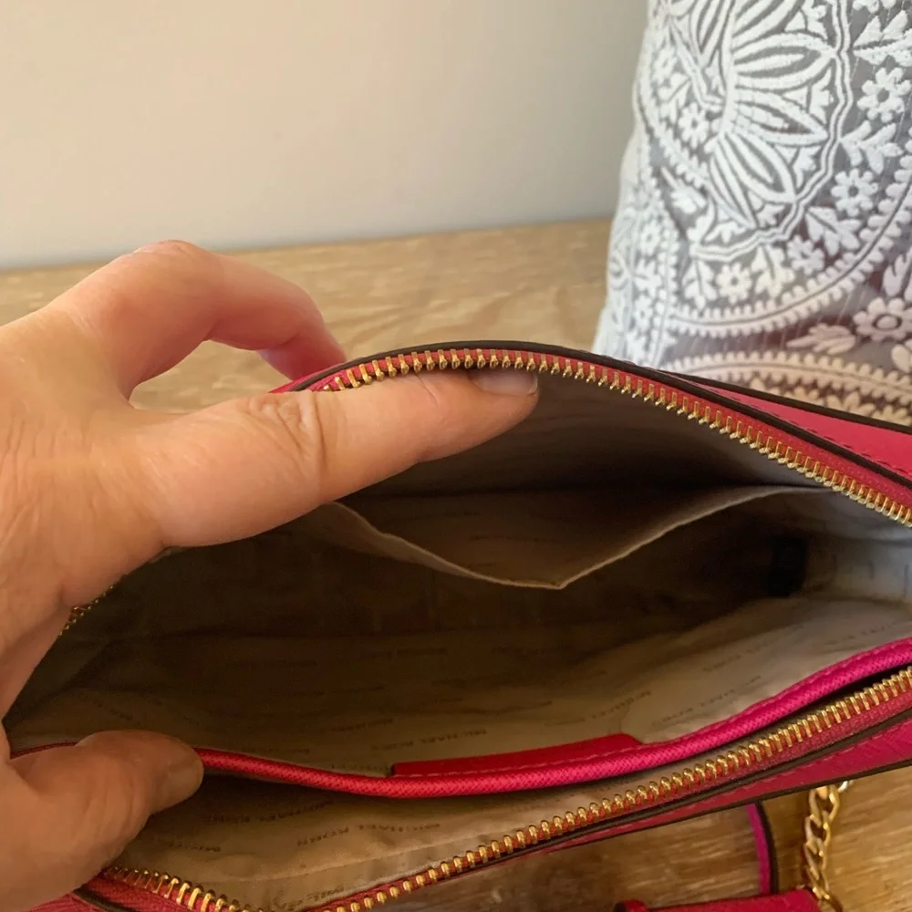 MICHAEL Michael Kors Fuchsia Crossbody Bag - Picture 4 of 8